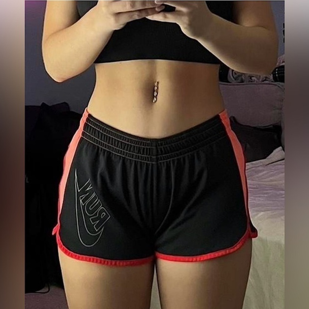 👟 🏃‍♀️ Nike Dri-Fit Athletic Running Shorts in black/white/coral